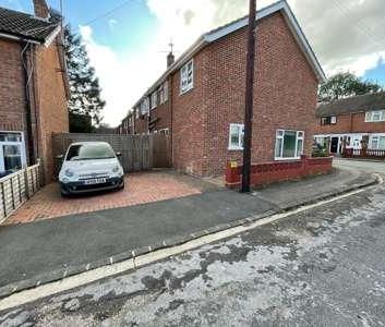 1 bedroom in a house share to rent - Photo 5