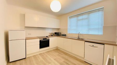 2 bedroom property to rent - Photo 3