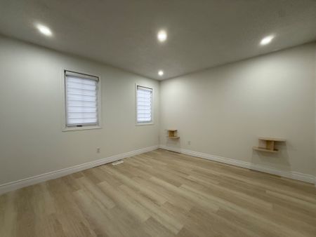 For Lease - 10 Chalkstone Drive Unit# 33, London South, Ontario - Photo 3