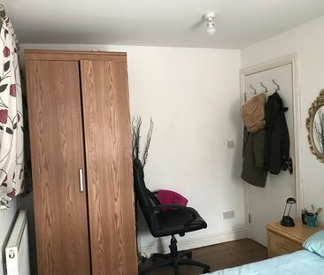 Room in a Shared Flat, Stockport Road, M12 - Photo 1