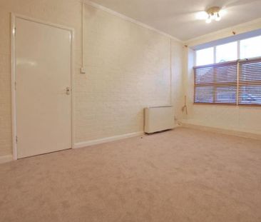 3 bedroom apartment to rent - Photo 1