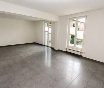 5.5-Zimmer-Einfamilienhaus mit Lift und grosser Terrasse - Photo 1