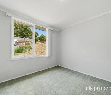 Three Bedroom Home With Unique Views - Photo 2