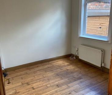 75 Ballygomartin Road, Belfast, BT13 3LB - Photo 5
