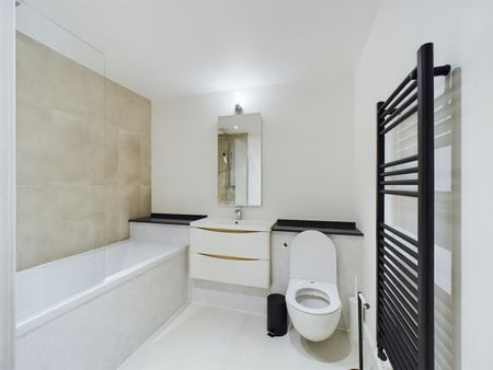 4 Bed Flat, Kerbela St, E2 - Photo 3