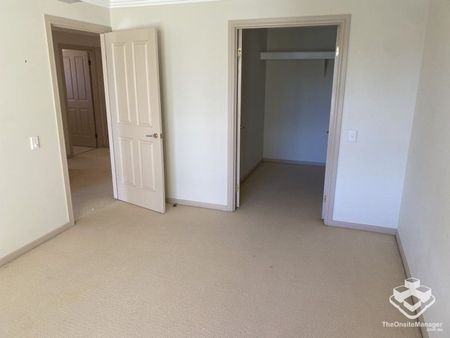 Family home on the water with Pontoon! - Photo 3