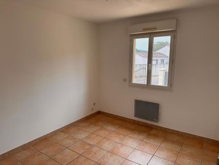 Location Maison 4 pièces 100m² ROBIAC ROCHESSADOULE 30160 - Photo 3