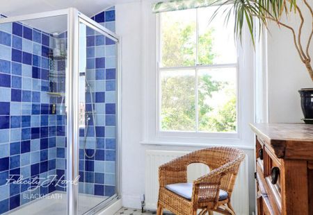 5 bedroom end of terrace house to rent - Photo 2