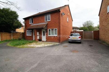 Laburnum Road - Winnersh, RG41 - Photo 3