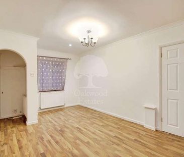 Fairfield Avenue, Datchet, Slough, SL3 - Photo 3