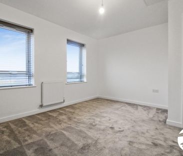 3 bedroom end of terrace house to rent - Photo 2