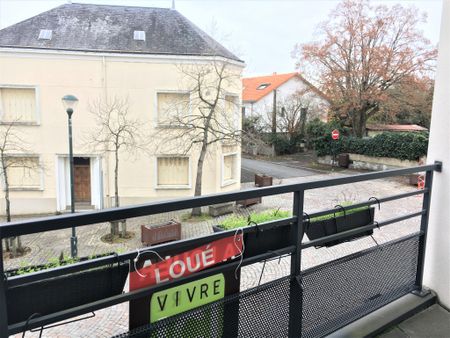 A Louer - T2 40m² Avec Balcon Et Parking- Centre Ville De Carquefou - Photo 3