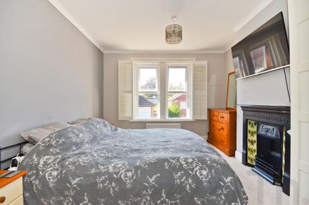 4 bedroom semi-detached house to rent - Photo 4