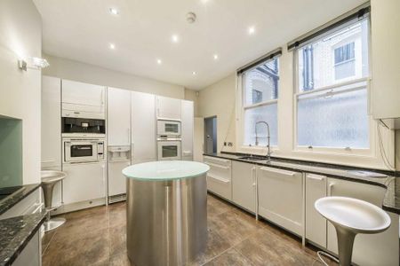 3 bedroom flat to rent - Photo 4