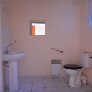 Location Appartement 1 pièce 30m² ST MARS LA JAILLE 44540 - Photo 2