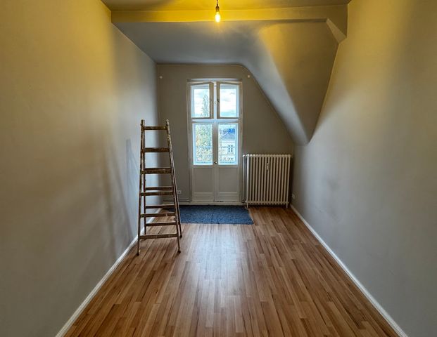 3-Zimmer-Wohnung im Dachgeschoss – mit Balkon und Wohlfühlfaktor - Photo 1
