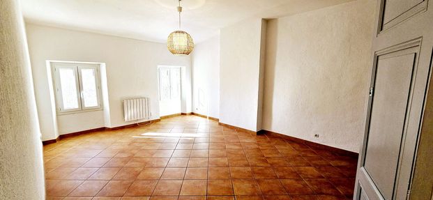 Location Appartement 2 pièces 65m² GONFARON 83590 - Photo 1