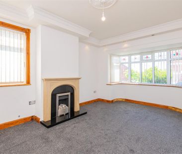 3 bed House - Detached To Let - Photo 3