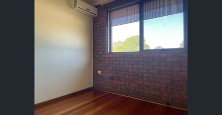 FAMILY ACCOMMODATION IN WANTIRNA - Photo 4