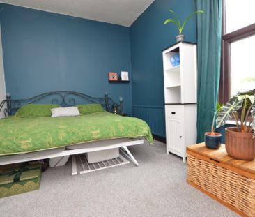 2 Bedroom Terraced House - Photo 2