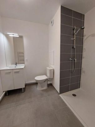 Location Appartement 2 pièces 45m² PETIT COURONNE 76650 - Photo 1