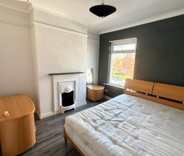 Partly Furnished 3 Bedroom Mid Terrace - Photo 6