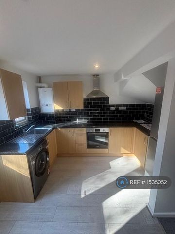 2 bedroom terraced house to rent - Photo 4