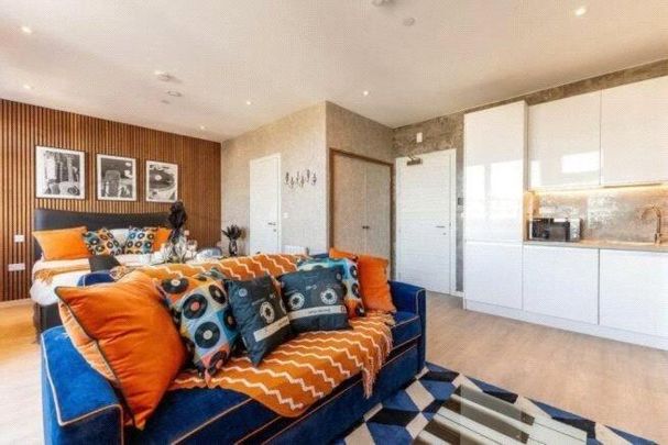 Studio to rent - Photo 1