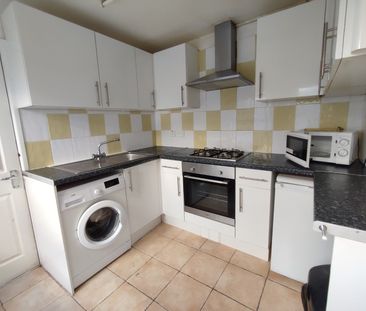 4 bedroom terraced house to rent - Photo 2