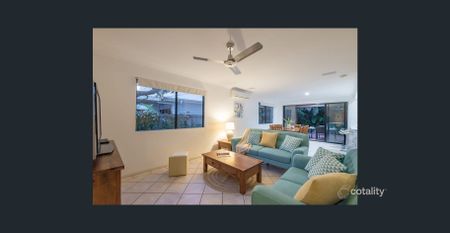 Walk to Noosa River! - Photo 2