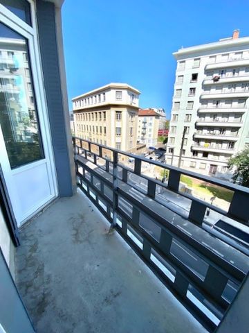 A LOUER - APPARTEMENT T4 - BOULEVARD JULES FAVRE - Photo 5