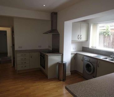 Bedroom Detached House In Winton, BH9 - Photo 2