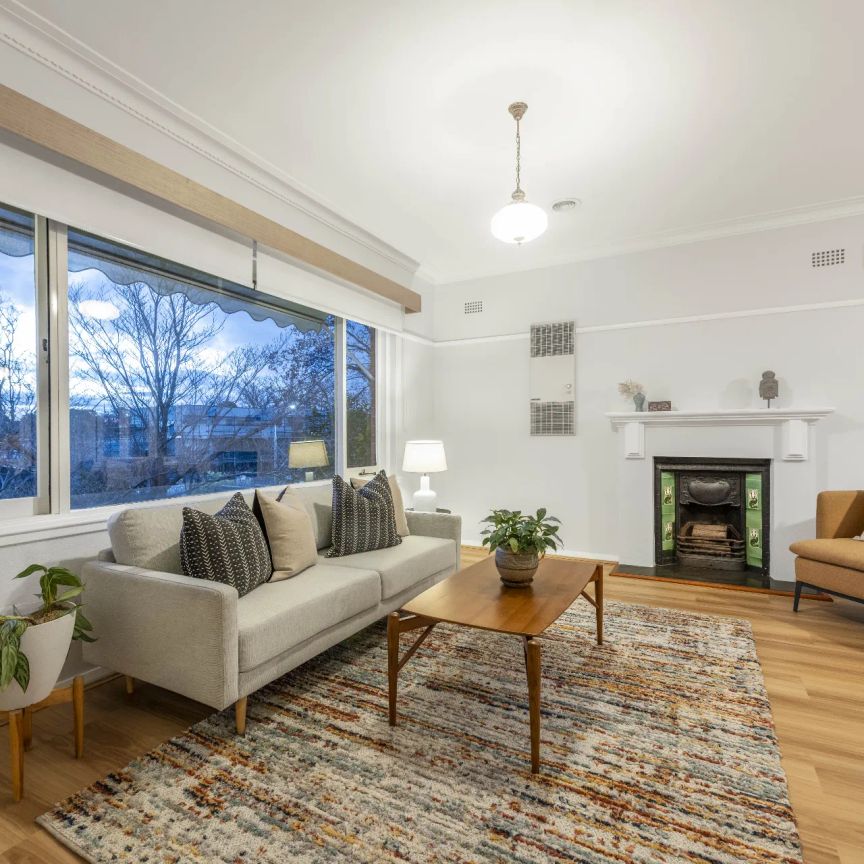 Renovated 1950's Red-Brick Family Home - Photo 1