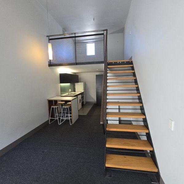 First Week Free in Webb Street! - Photo 1