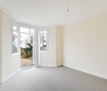 2 Bed Flat - Photo 2