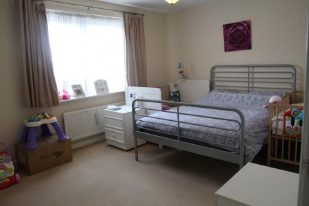 Harlow, Essex - Photo 5