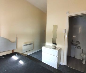 £700 PCM, Furnished One Bedroom Flat in Partridge Road, Roath, Card... - Photo 2