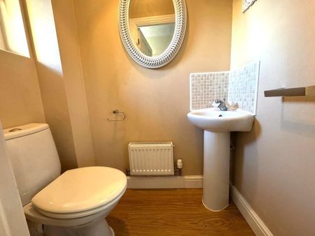 2 bedroom end of terrace house to rent - Photo 5