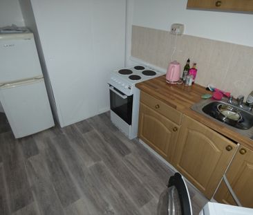 1 bed Apartment - To Let - Photo 4