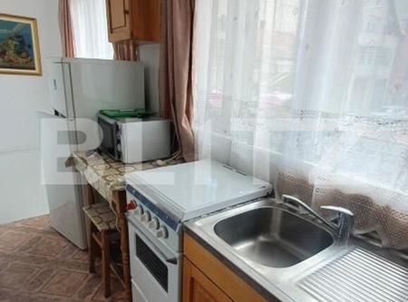Apartament la casa, 2 camere, decomandat, zona semicentrala - Photo 3