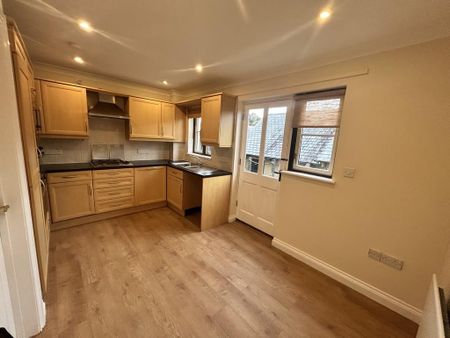 3 bedroom detached house to rent - Photo 4