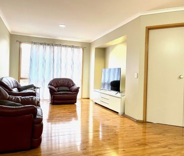 Cranbourne North - Photo 3