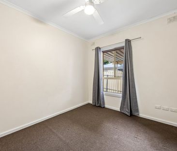 Freshly Refurbished Home Near The Beach - Photo 5