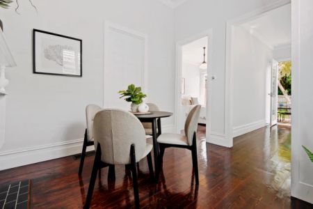 3 Bed, 1 Bath - Photo 5