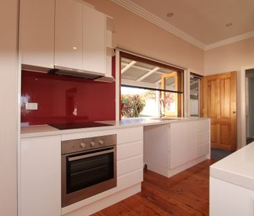 Beautiful Modern Home - Photo 1