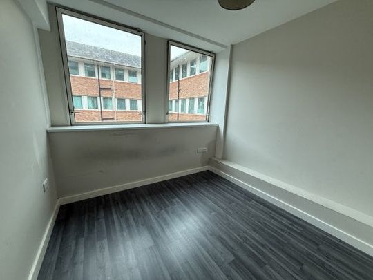 Castleview House,WA7 2DR - Photo 1