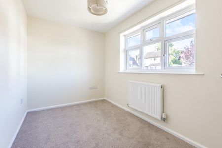 3 bedroom detached house to rent - Photo 3