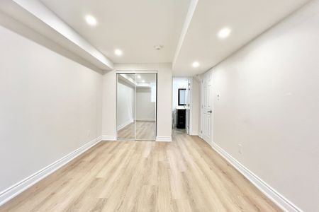 For Lease - 411 Grindstone Trail, Oakville, Ontario - Photo 2