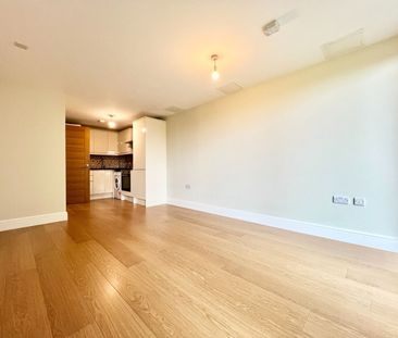 1 Bed Flat, Charter House, IG1 - Photo 3