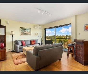 Sunset Views Wembley Apartment - Photo 3